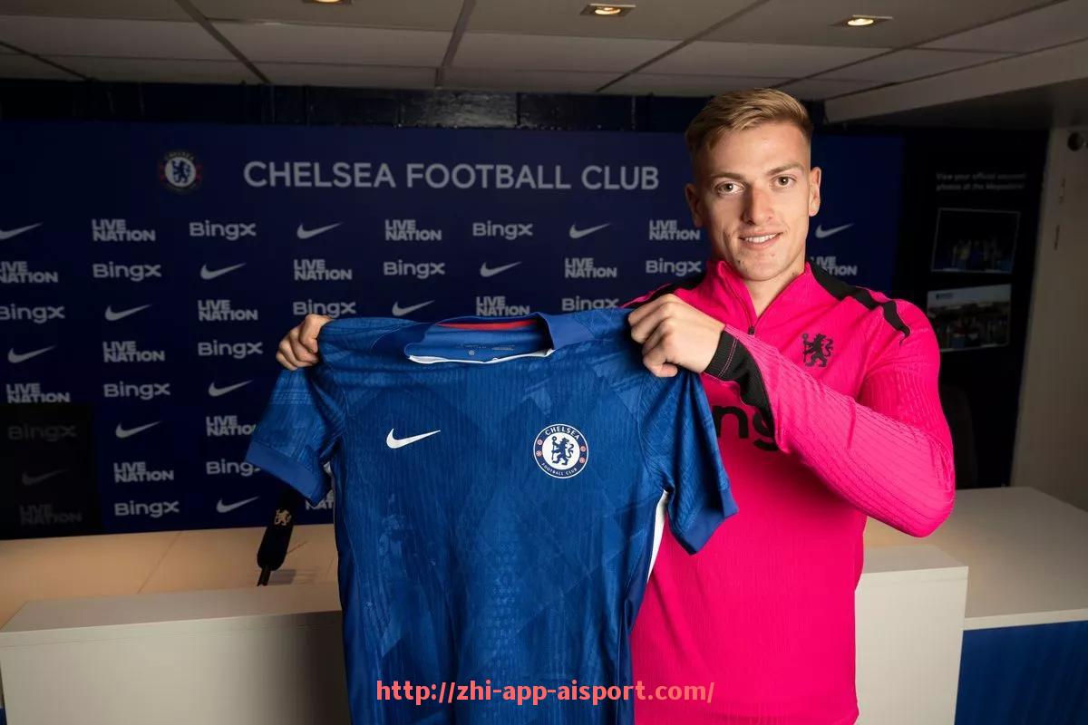 爱体育app-法甲历史战术演变全景图：战术体系发展路线梳理